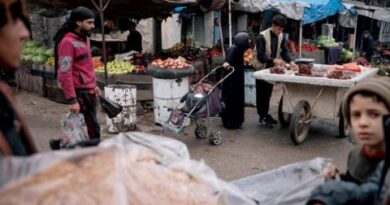 أزمة في «ورق العمل» تضرب المؤسسات الرسمية السورية