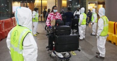 العالم يعود لزمن كورونا.. الهند تلزم القادمين من بعض البلدان بإجراء اختبار كوفيد