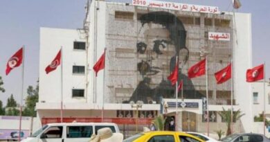 تُعيد إلى الأذهان «البوعزيزي»... حادثة انتحار جديدة في تونس أمام ولاية نابل
