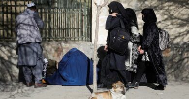 طالبان تشدد الحظر على تعليم النساء وتمنع قبولهن بالجامعات