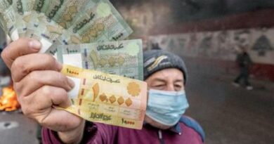 صعود وهبوط للدولار مقابل الليرة اللبنانية في موازاة الحركة السياسية