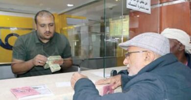 انتحار معاق يمني يثير قضية استيلاء الحوثيين على رواتب المتقاعدين