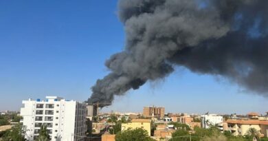 السعودية وبريطانيا تؤكدان أهمية وقف التصعيد بالسودان وتوفير الحماية للمدنيين