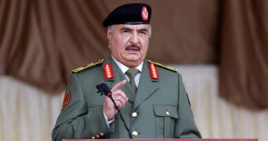 قائد الجيش الليبي خليفة حفتر ينفي مساندة أي طرف في الصراع السوداني
