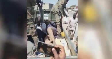 شاهد.. لحظة قبض الجيش السوداني على عناصر من الدعم السريع في مروي