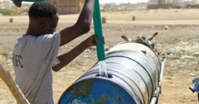 رحلة البحث عن جرعة ماء في الخرطوم قد تكون قاتلة