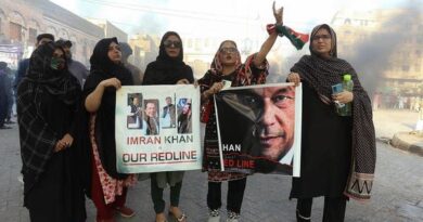 الشرطة الباكستانية تعلن عقد جلسة محاكمة عمران خان بمكان احتجازه