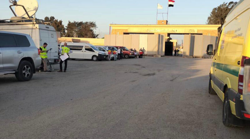 لوموند: الهرب من جحيم غزة مقابل 7000 دولار للشخص الواحد