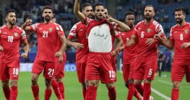 كأس آسيا.. تغريم الأردني مرضي بسبب شعار "هي قضية شرفاء"