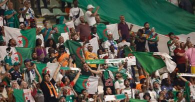 جماهير الجزائر تقتحم فندق المنتخب.. والأمن الإيفواري يتدخل