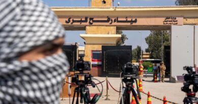 مصر تنفي منعها دخول المساعدات إلى غزة: "أكاذيب إسرائيلية"