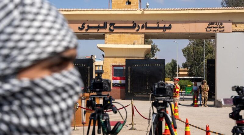 مصر تنفي منعها دخول المساعدات إلى غزة: "أكاذيب إسرائيلية"