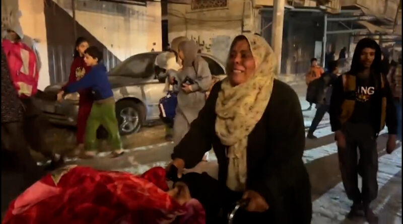 شاهد.. السكان يفرون من قصف على منطقة المستشفى في خان يونس