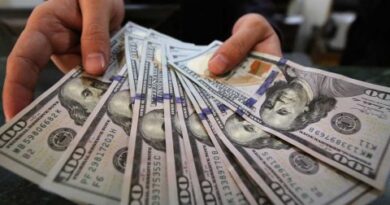 الدولار يتراجع بعد بيانات دعمت توقعات خفض الفائدة في يونيو