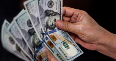 الدولار يتصاعد مع تقييم الأسواق للبيانات الاقتصادية