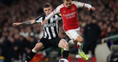 أرسنال يسحق نيوكاسل 4-1 ليواصل مطاردة ليفربول ومانشستر سيتي