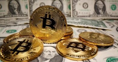 قيمة عملة بيتكوين تتجاوز 60 ألف دولار وتقترب من أعلى مستواتها