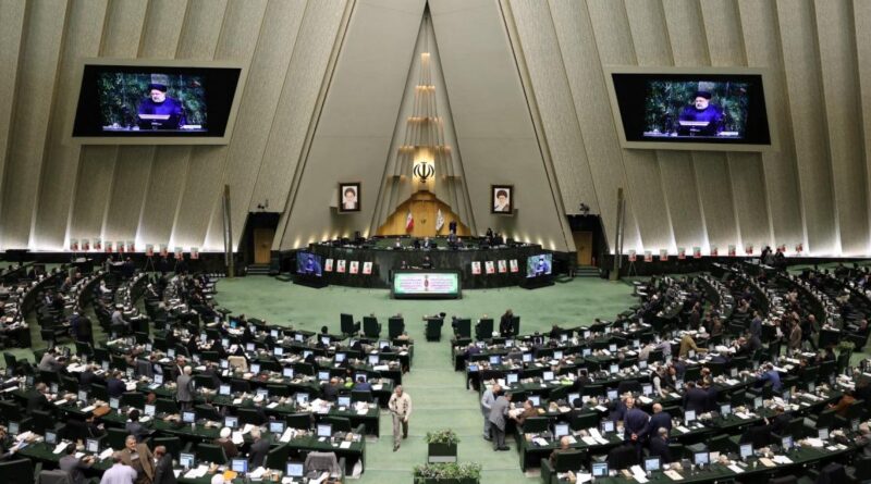 هجوم إلكتروني للمعارضة يعطل مواقع البرلمان الإيراني