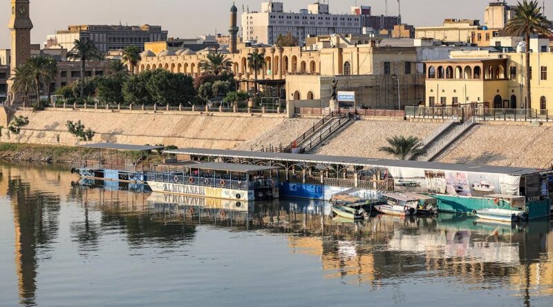لجنة برلمانية عراقية تطالب بتعليق التجارة مع تركيا