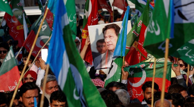تراجع الأحزاب الإسلامية بانتخابات باكستان.. ما علاقة عمران خان؟