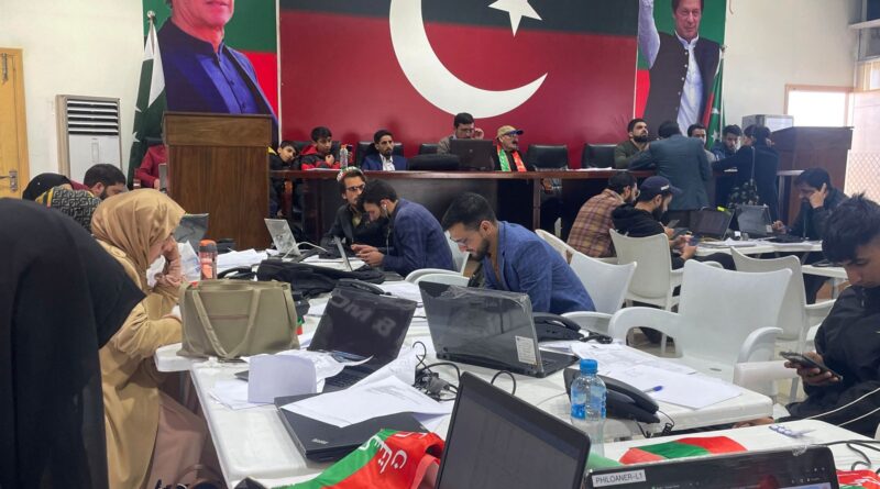 أنباء عن تقدم مؤيدي عمران خان بانتخابات باكستان