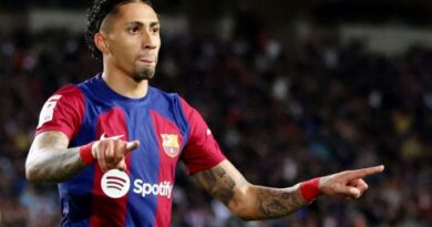 رافينيا يقود برشلونة للفوز على لاس بالماس بالدوري الإسباني