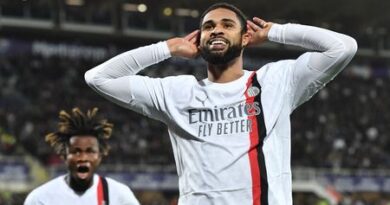 ميلان يهزم فيورنتينا 2-1 في ليلة عاطفية في فلورنسا