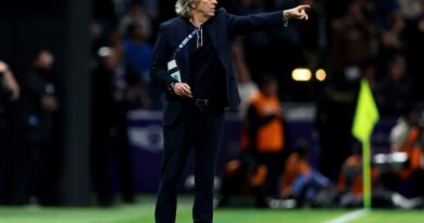 الهلال ومدربه يحطمان الأرقام القياسية في الدوري السعودي