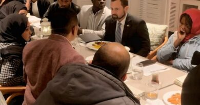هل يحل المبعوث الأميركي الأزمة السودانية من خارج البلاد؟