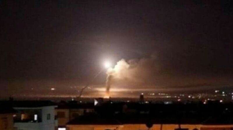 إصابة جندي سوري وخسائر مادية بضربات إسرائيلية على مواقع بريف دمشق