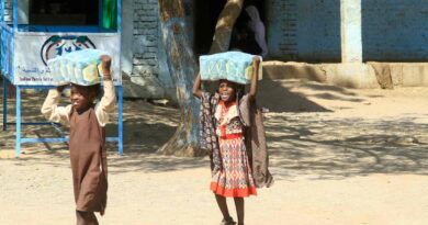 الخارجية السودانية تتهم الدعم السريع باحتجاز مساعدات إنسانية