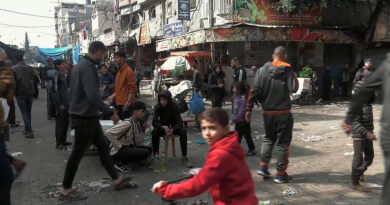 الاحتلال يستهدف مجددا حشدا يترقب مساعدات بغزة ووفيات الجوع ترتفع