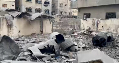 آثار القصف الإسرائيلي على منازل غربي مدينة غزة