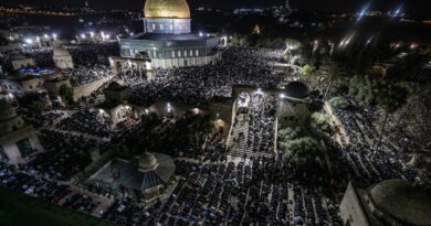 200 ألف يصلّون العشاء والتراويح في المسجد الأقصى