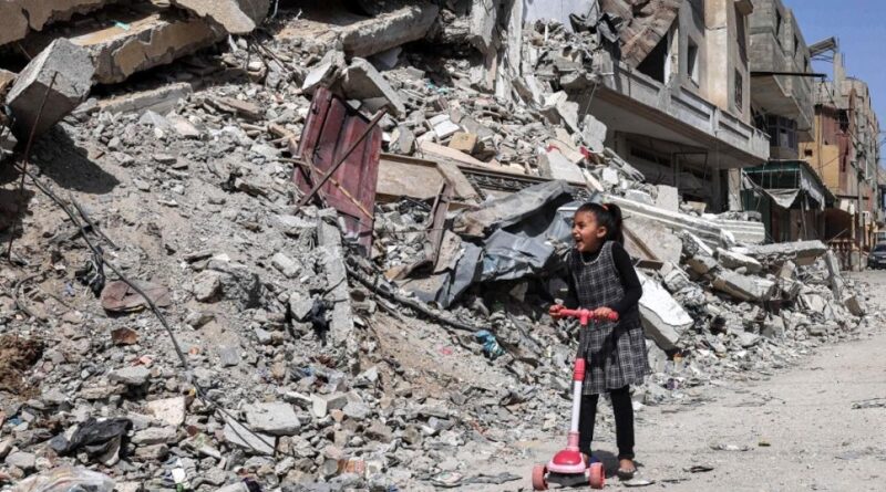 مباحثات الهدنة تستأنف بالقاهرة وبريطانيا مصدومة من "حمام الدم" في غزة