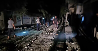 الاحتلال يكثف قصفه وسط غزة والمقاومة تستهدف الغلاف وتوقع رتلا بكمين